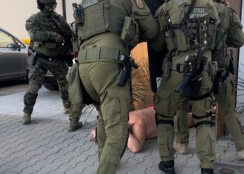 Kontrabanda i narkotyki – akt oskarżenia dla członków grupy przestępczej