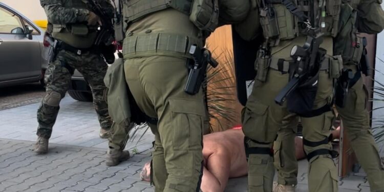 Kontrabanda i narkotyki – akt oskarżenia dla członków grupy przestępczej