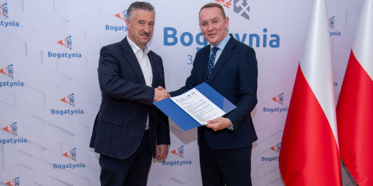 Podpisanie umowy na odnowę terenów rekreacyjnych Zalewu w Bogatyni