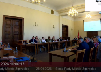 Zamieszanie po sesji rady miasta: Urwana transmisja, radna mówi o „wyciszaniu niewygodnych głosów” – miasto odpowiada