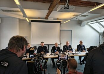 Konferencja prasowa w Görlitz po zawaleniu kamienicy. Do akcji dołączyły polskie służby ratunkowe