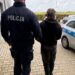 Kradzież paliwa, ucieczka, kolizja z radiowozem, brak uprawnień i alkohol – 14 zarzutów dla mieszkańca powiatu zgorzeleckiego