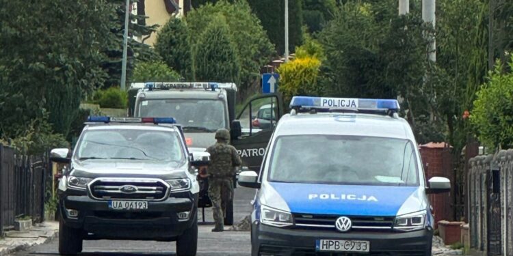 Alarm w Lubaniu. Podczas robót natrafiono na pocisk z czasów II wojny światowej