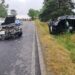 Czołowe zderzenie na drodze w Dłużynie. Kierowca BMW stracił panowanie nad pojazdem