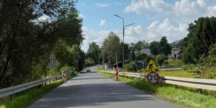 Trwają prace na drodze powiatowej w Tylicach