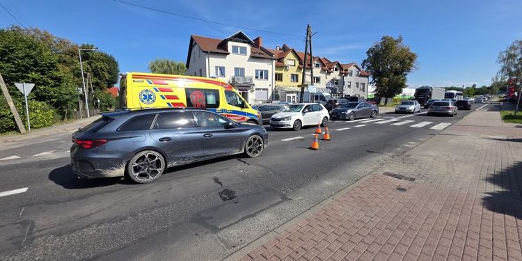 Nie ustąpił pierwszeństwa pieszemu na przejściu. 68-latek trafił do szpitala