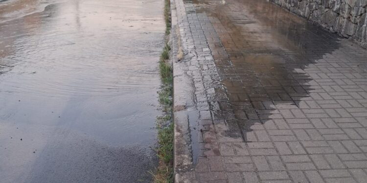 Awaria sieci wodociągowej w Bogatyni. Mieszkańcy kilku ulic bez wody