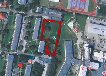 Oddział psychiatryczny tuż przy blokach mieszkalnych na Broniewskiego? Radny: Cały ten teren zielony zostanie zabudowany