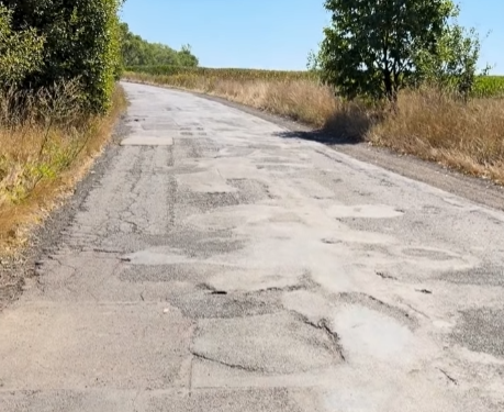 Podpisano umowę na przebudowę drogi w Studniskach Dolnych