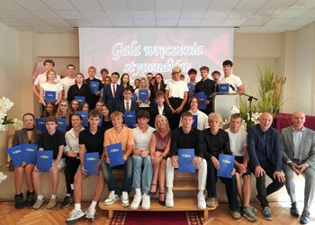 Najlepsi uczniowie ZSZiL w Zgorzelcu odebrali stypendia Starosty Zgorzeleckiego