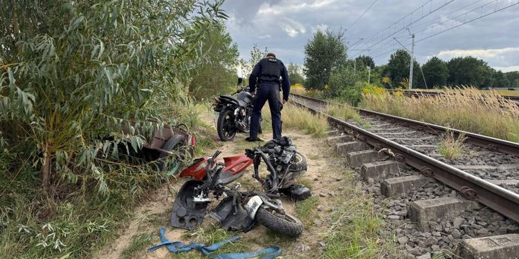 Uciekał motocyklem z przyczepką na której był motorower. Okazało się, że pojazdy pochodziły z kradzieży z włamaniem