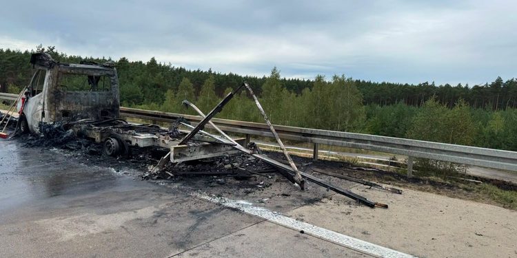 Pożar ciężarówki na A4. Autostrada w stronę Zgorzelca zablokowana