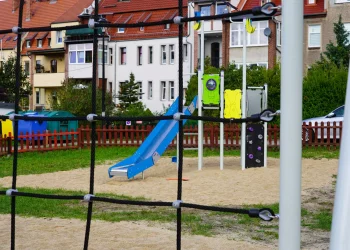 Nowa „Strefa Radości” czeka na dzieci! Miasto odnowiło plac zabaw w centrum Zgorzelca