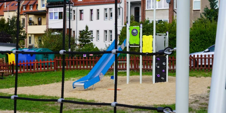 Nowa „Strefa Radości” czeka na dzieci! Miasto odnowiło plac zabaw w centrum Zgorzelca