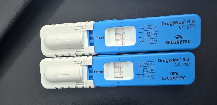 Zamienili się miejscami, by oszukać policjantów. Oboje byli pod wpływem narkotyków