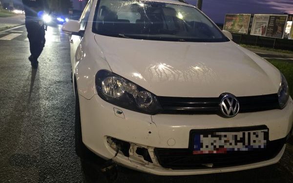 Potrącenie seniora na przejściu dla pieszych w Zgorzelcu. Mężczyzna z obrażeniami trafił do szpitala