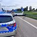Zderzenie na A4 pod Zgorzelcem. Volkswagen uderzył w bariery i ciężarówkę