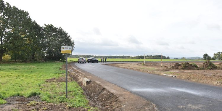 Zakończono budowę drogi dojazdowej do gruntów rolnych w Osieku Łużyckim