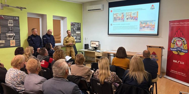 Jak przygotować szkołę, przedszkole lub żłobek na zagrożenie z powietrza? W Zgorzelcu odbyło się szkolenie skierowane do dyrektorów
