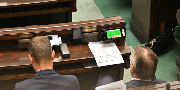 Sejm zdecydował: nie zniosą dwukadencyjności w samorządach. Co to oznacza dla powiatu zgorzeleckiego?