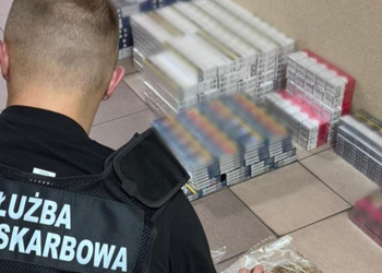 KAS zabezpieczyła nielegalne wyroby tytoniowe na targowiskach w Sieniawce i Bogatyni